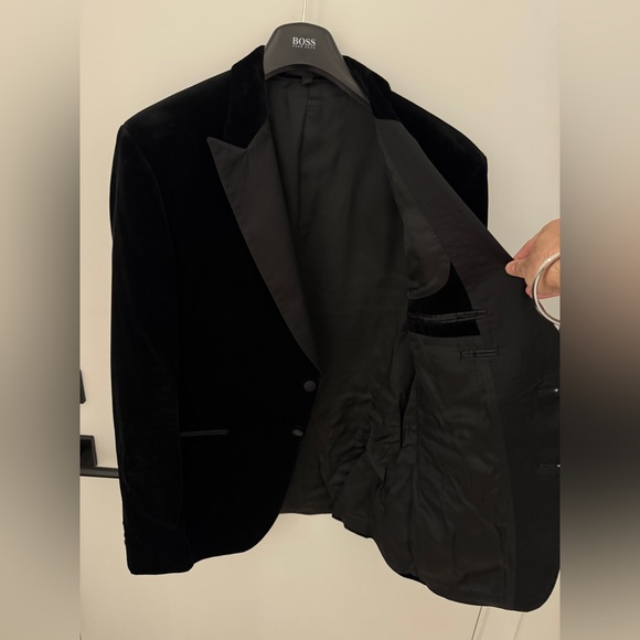 Hugo Boss Men’s Black Dinner Jacket - Picture 4 of 9
